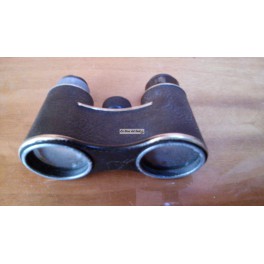 Antiguo binocular alemán.