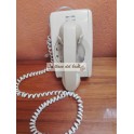 Antiguo teléfono de pared
